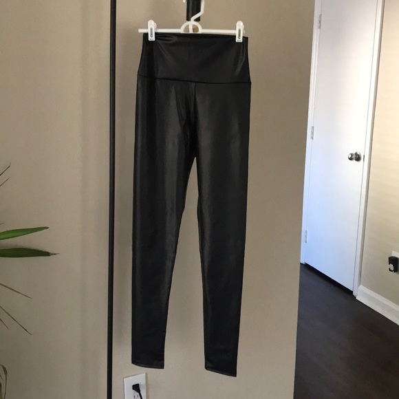 Last one!!!🍁 High Waist Faux Leather Leggings - Picture 4 of 4